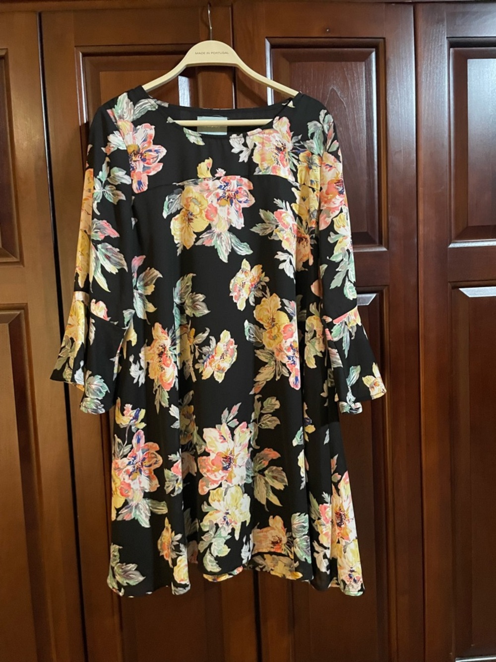 Skies Are Blue Black Floral Ruffle-Sleeve Swing Dress